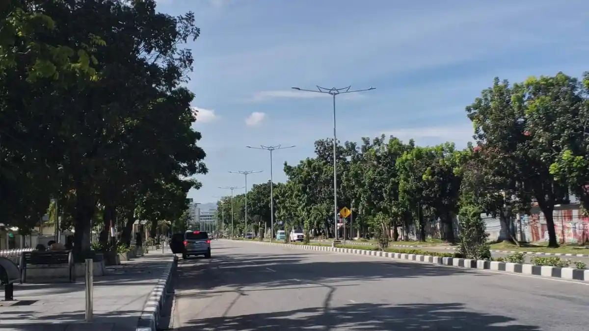 Cuaca Cerah Berawan Sambut Warga Padang di Akhir Pekan, Siang Berpotensi Hujan Ringan