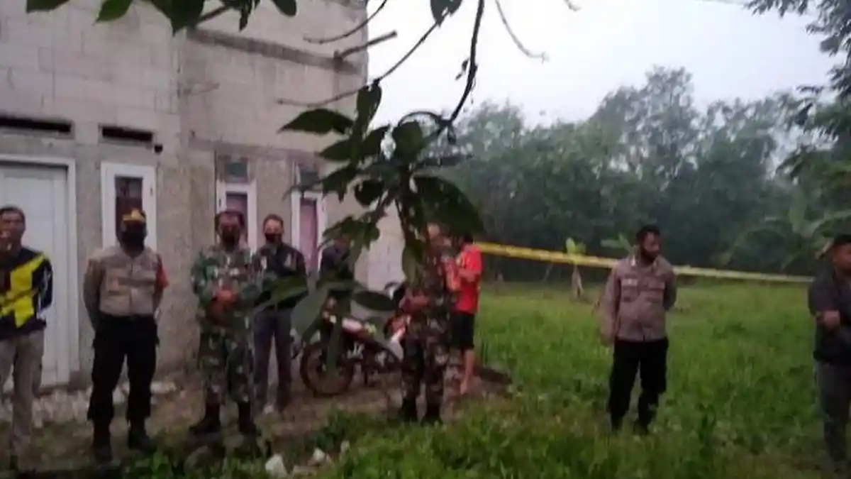 Satu Keluarga Tewas Terpencar dalam Rumah, Balita Tak Bernyawa di Drum, Ayah Ditemukan Gantung Diri