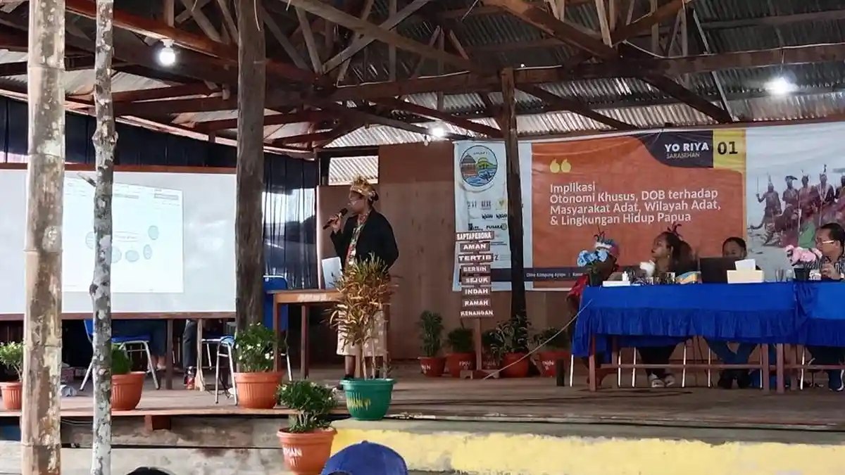 Perempuan Adat Namblong Jelaskan Perannya Menjaga Hutan dalam Kongres Masyarakat Adat Nusantara