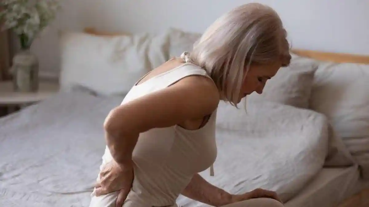 Mengapa Perempuan Mengalami Osteoporosis? Ada Kaitan dengan Menopouse