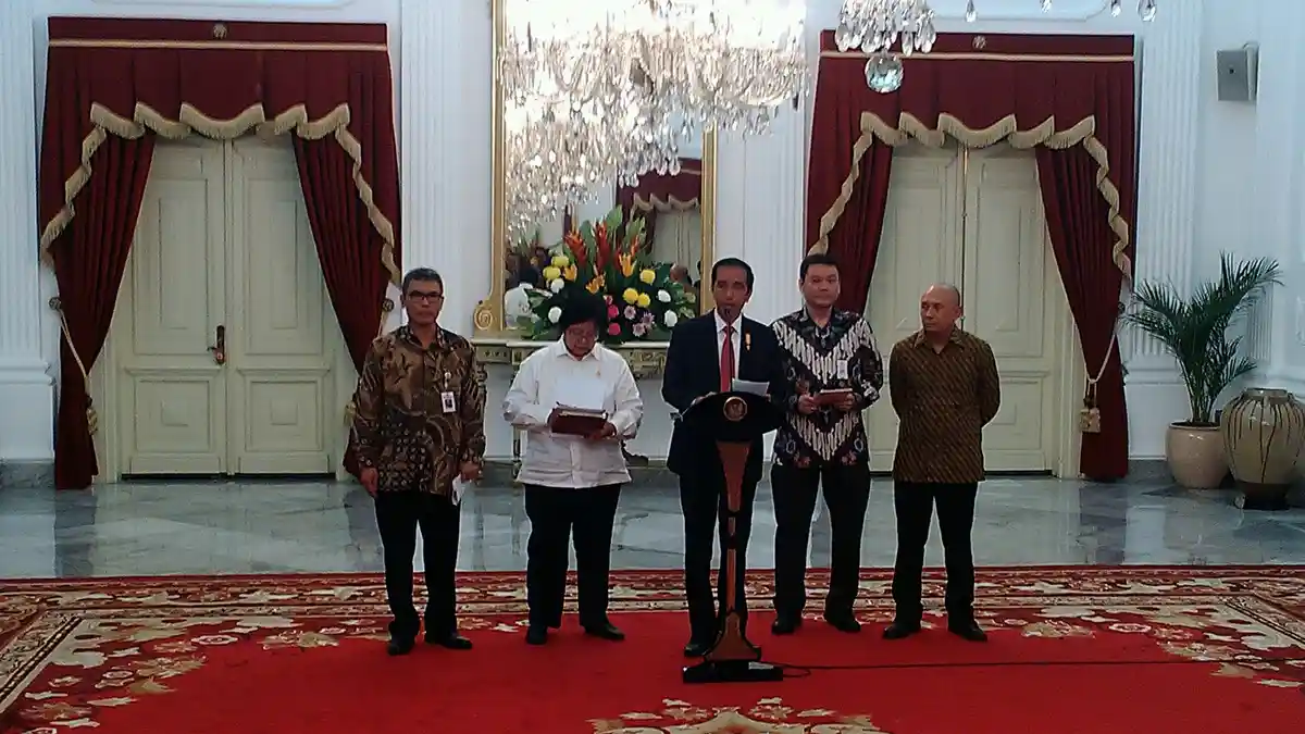 Jokowi Kenalkan Nazir Foead Pimpin Badan Restorasi Gambut