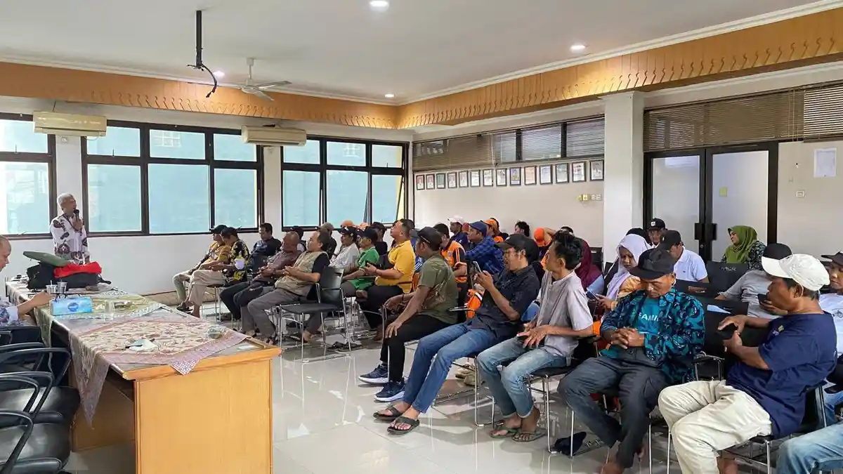 Rendahnya Literasi Keuangan Digital Jadi Penyebab Banyaknya Korban Pinjol Ilegal Berjatuhan - Tribunnews.com