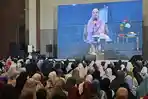 Jamaah Larut dalam Suasana Haru di Kajian yang Dipandu Oki Setiana Dewi Bertajuk Restart Your Heart