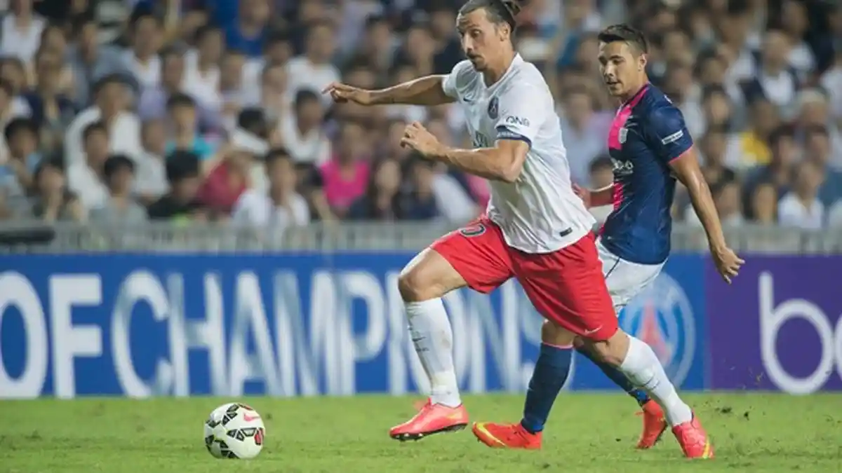Zlatan Ibrahimovic Cedera Tumit Bakal Absen Lawan Barcelona