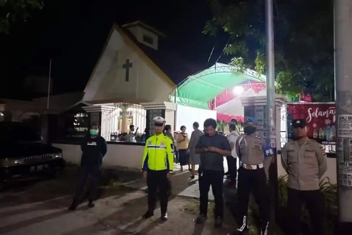 Jelang Natal dan Tahun Baru, Polres Majene Siagakan Personil di Tempat Wisata hingga Gereja