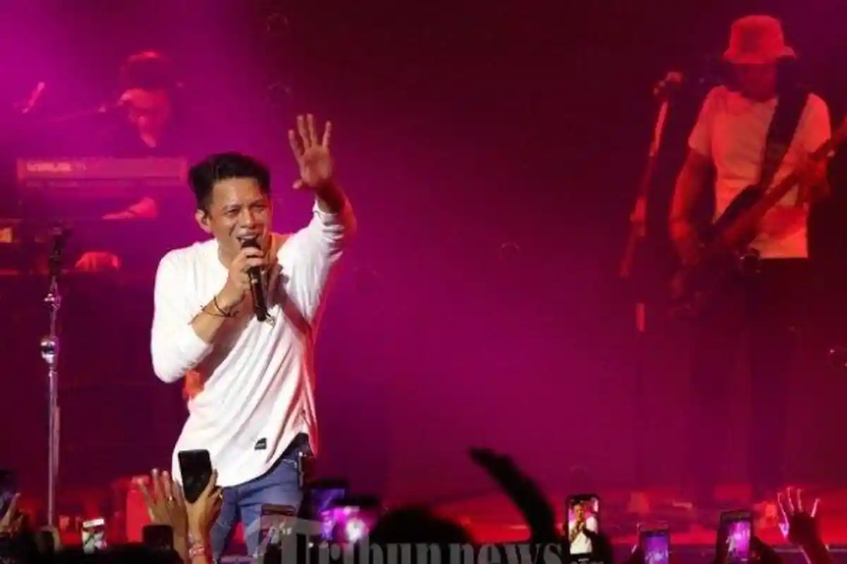 Chord Sahabat Milik Peterpan