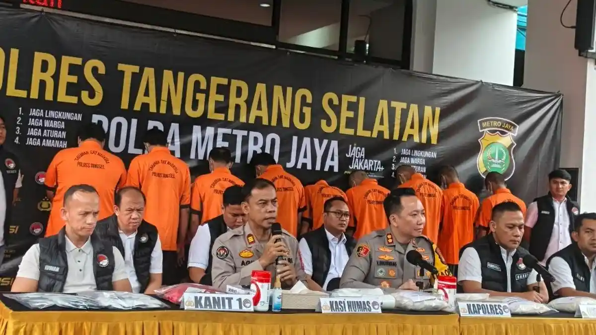Polisi Ringkus 9 Tersangka Produsen Tembakau Sintetis, Dijual Lewat Online