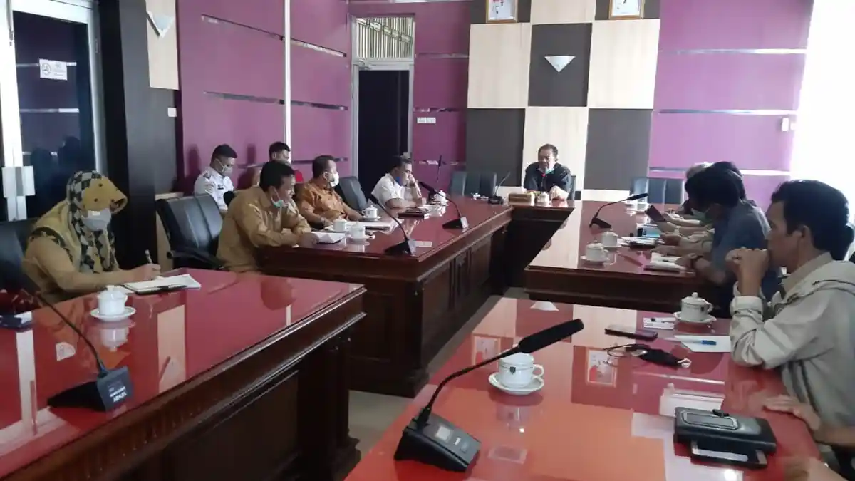 BPBD Sambas Buka Nomor Pengaduan Banjir dan Salurkan Bantuan