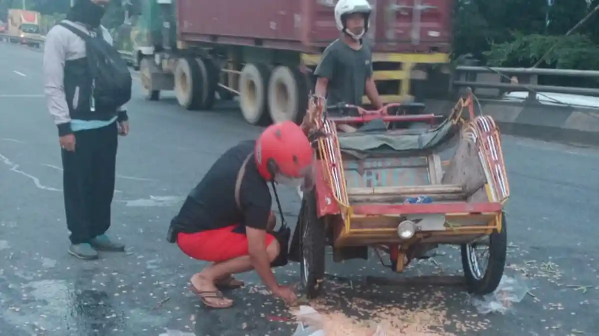 Kecelakaan Tabrak Lari di Depan SPBU Kalibanteng Semarang, Korban Tergeletak di Jalan