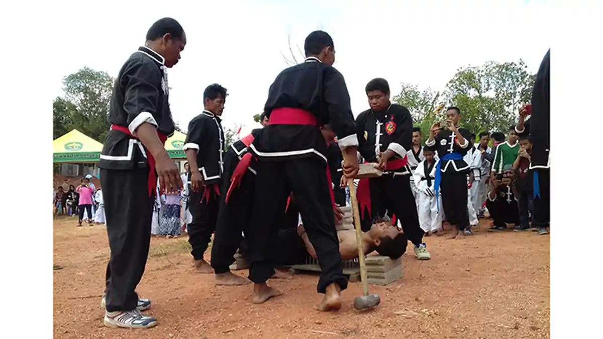 Warga Banjarmasin Terhibur Atraksi Silat Perguruan IKS PI Kera Sakti