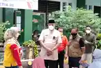 wakil-wali-kota-bekasi-tri-adhianto-saat-meninjau-sentra-vaksinasi-di-sdn-3-jakasetia.jpg