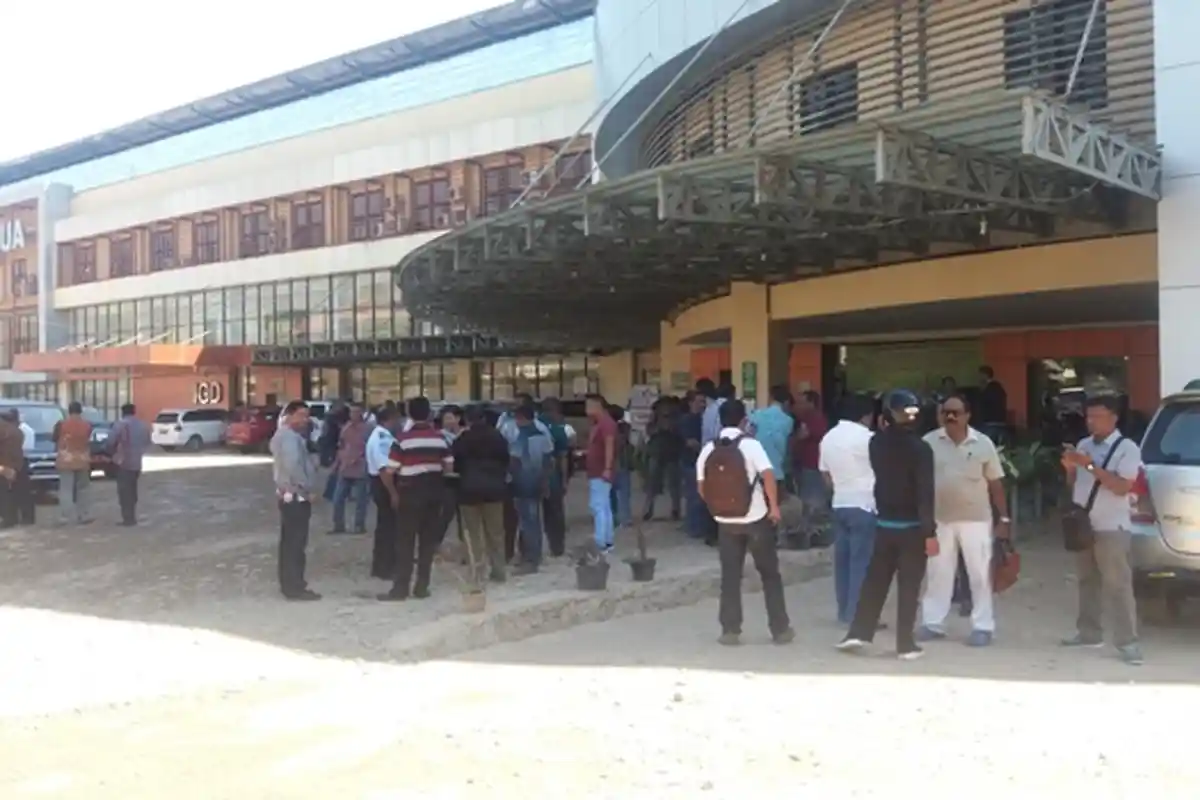 Ratusan Caleg Menunggu Tes Kejiwaan di RSUD Atambua