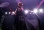 Novita Dewi X Factor Tampil di Konser Lenka