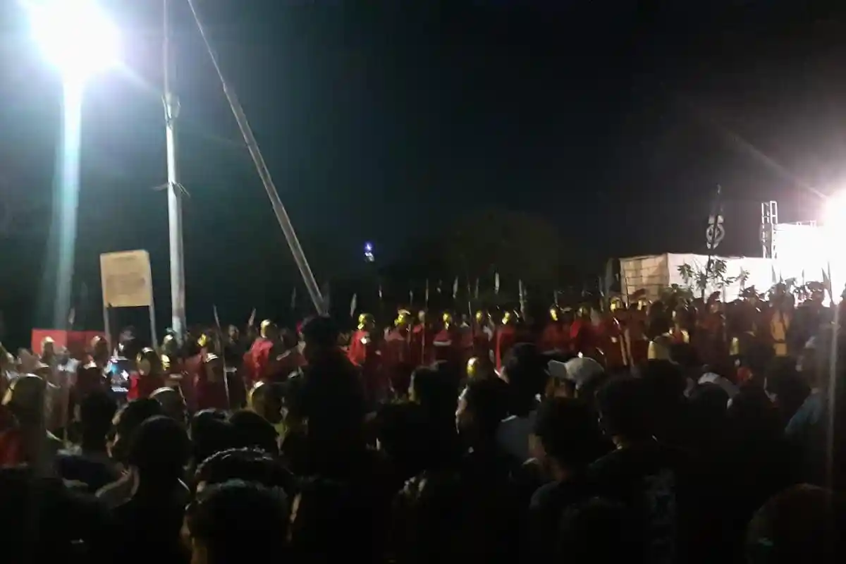 Ribuan Pemuda Antusias Sambut Prosesi Jalan Salib Pemuda GMIT Klasis Kota Kupang Ke VIII