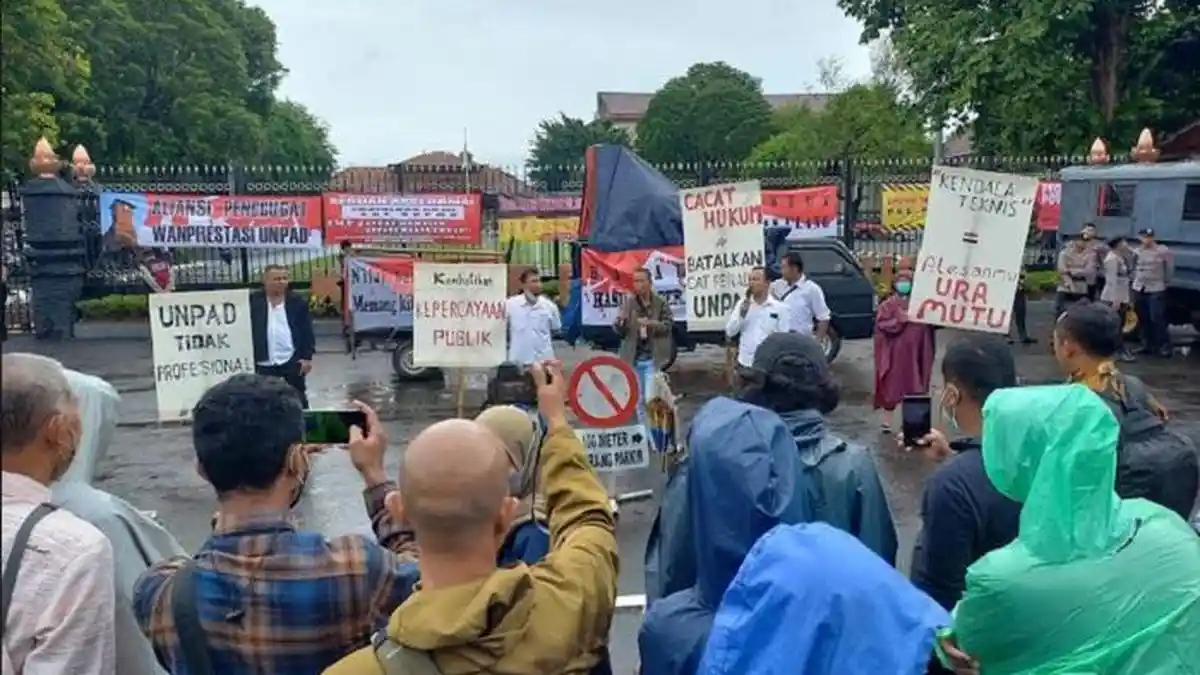 Peserta Tes Perades Kudus Demo: Yang Kita Tuntut Bukan SiapaPemenangnya, Tetapi Prosesnya