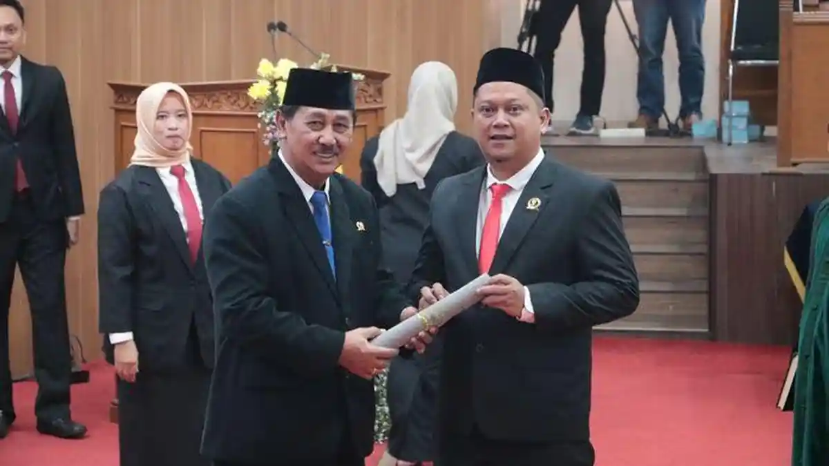 Ketua Viking Sumedang, Hendri Darmawan Dilantik Jadi Anggota DPRD Sumedang PAW