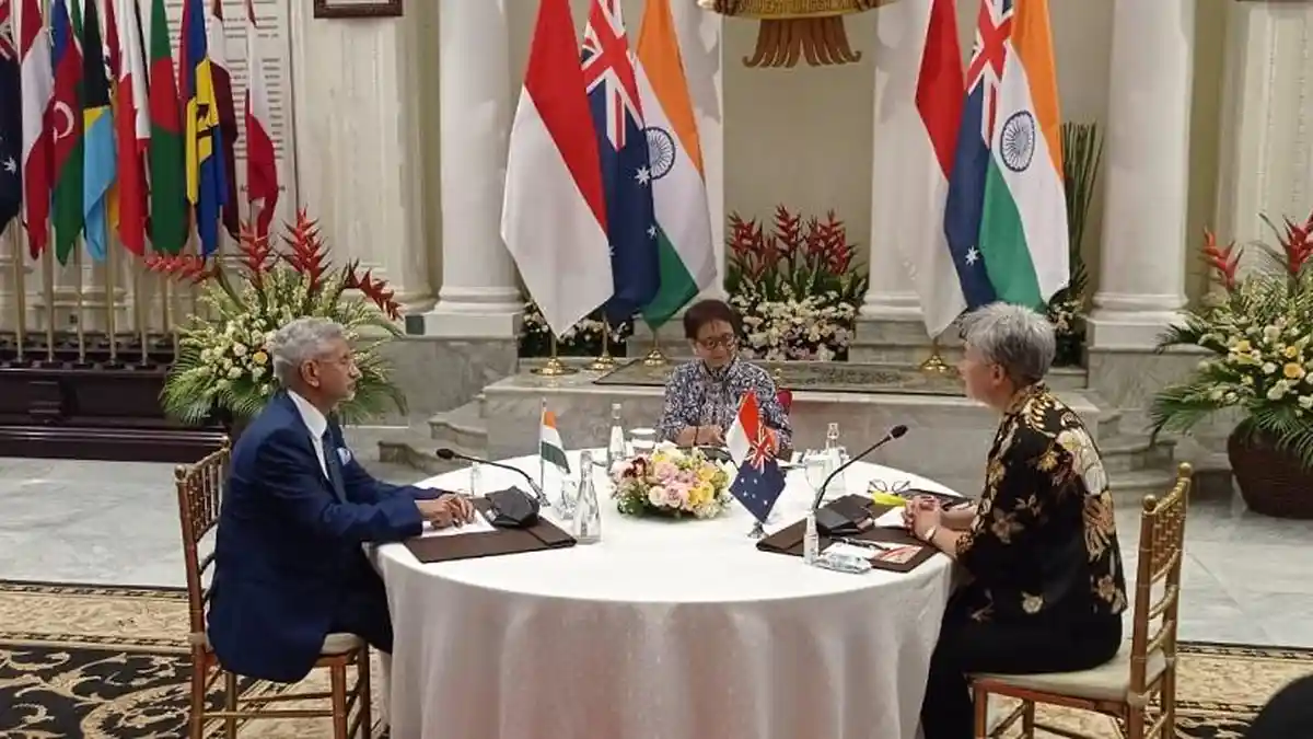 Pertemuan Trilateral, Menlu Retno Sebut Indonesia Punya Kesamaan dengan India dan Australia