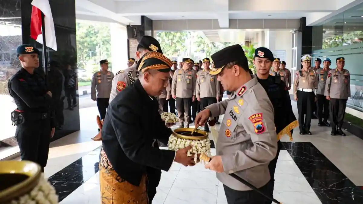 Irjen Pol Ahmad Luthfi Ungkap Makna di Balik Tradisi Penyerahan Air Suci HUT ke-78 Bhayangkara