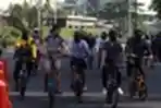 Antusiasme Warga Berolahraga di Bundaran HI