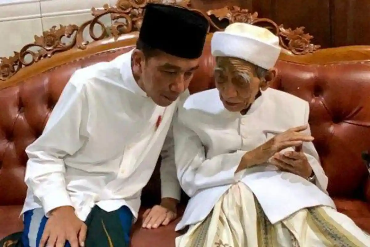 Sebut Nama Prabowo saat Doakan Jokowi, Ulama NU KH Maimun Zubair : Saya Luput Sudah Tua