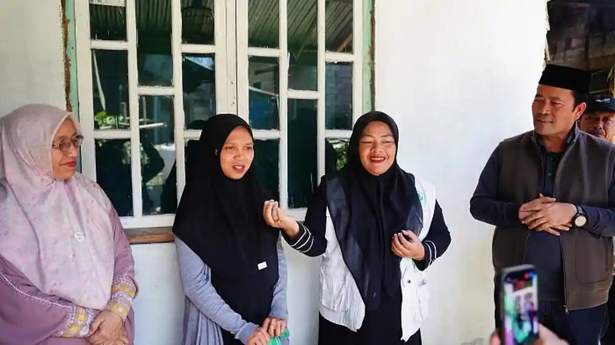 Bupati Haili Salurkan Daging Kurban Door to Door, Sasar 1.767 Ibu Hamil dan 684 Anak Stunting