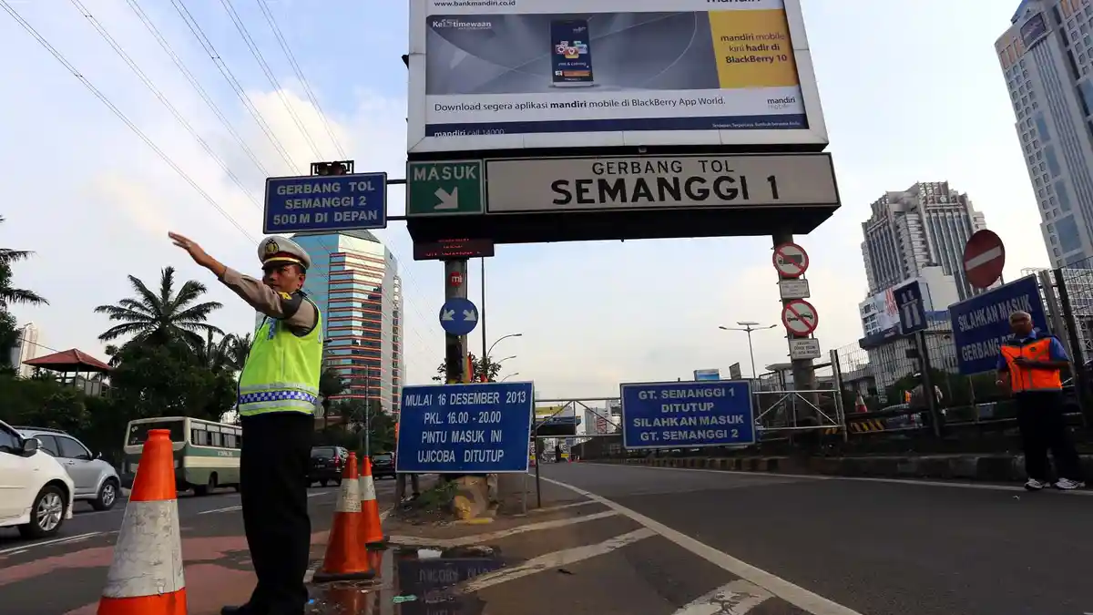 Pintu Masuk Tol Semanggi I Dilakukan Buka Tutup 