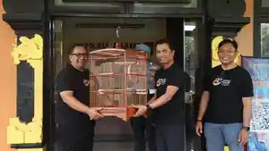Lomba-Burung-Berkicau-Kapolres-Cup-Ratusan-Kicau-Mania-Ramaikan-Hari-Bhayangkara-ke-80-di-Gianyar.jpg