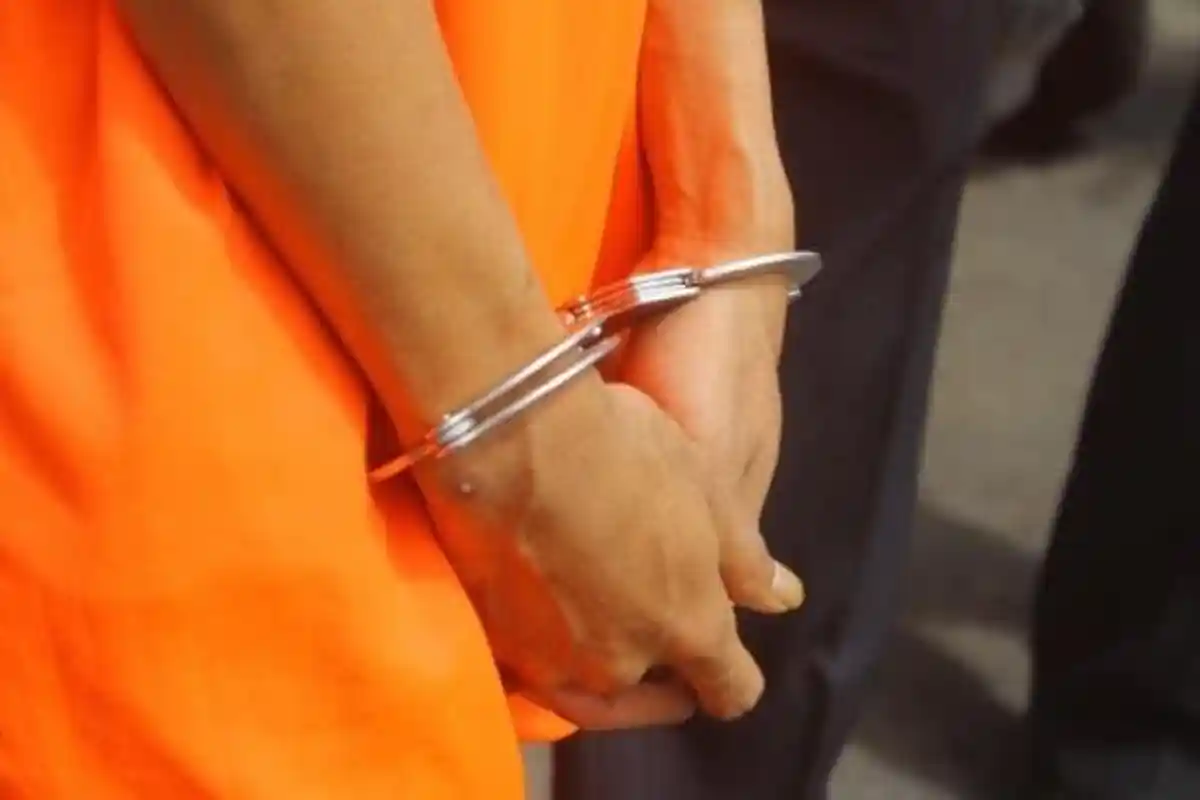 Tukang Ojek Ditangkap Polisi, Sering Intip Mahasiswi Ganti Baju di Kamar Kos