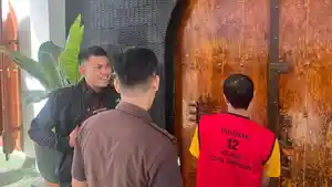 tersangka-korupsi-pdam-tirta-giri-nata.jpg