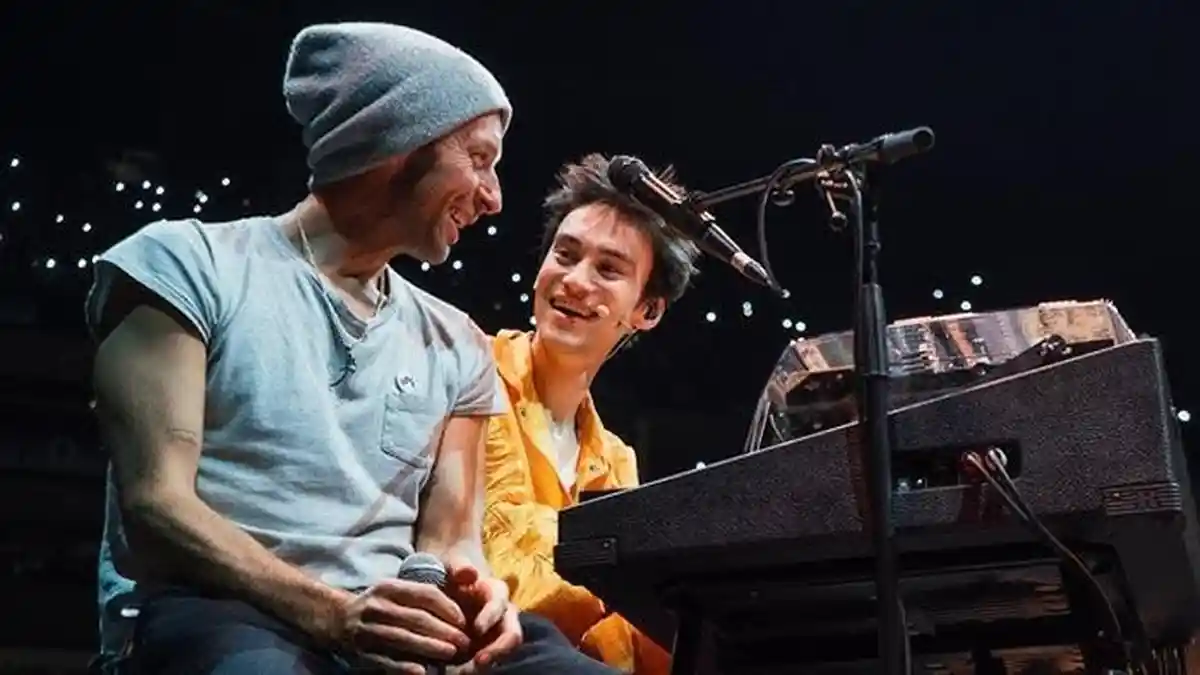 Lirik Lagu Fix You - Coldplay - Jacob Collier, Chris Martin