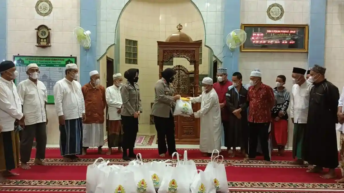Wakapolres Asahan Gasuling Damas di Mesjid Jami' Desa Prapat Janji