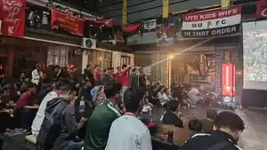 nobar-mu-vs-pool-di-cirebon.jpg