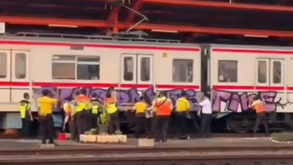 Gerbong Kereta Commuter Line Jadi Sasaran Aksi Vandalisme, Pelaku Belum Diketahui