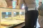 Etalase-emas-perhiasan-di-sejumlah-toko-emas-di-Pekanbaru.jpg