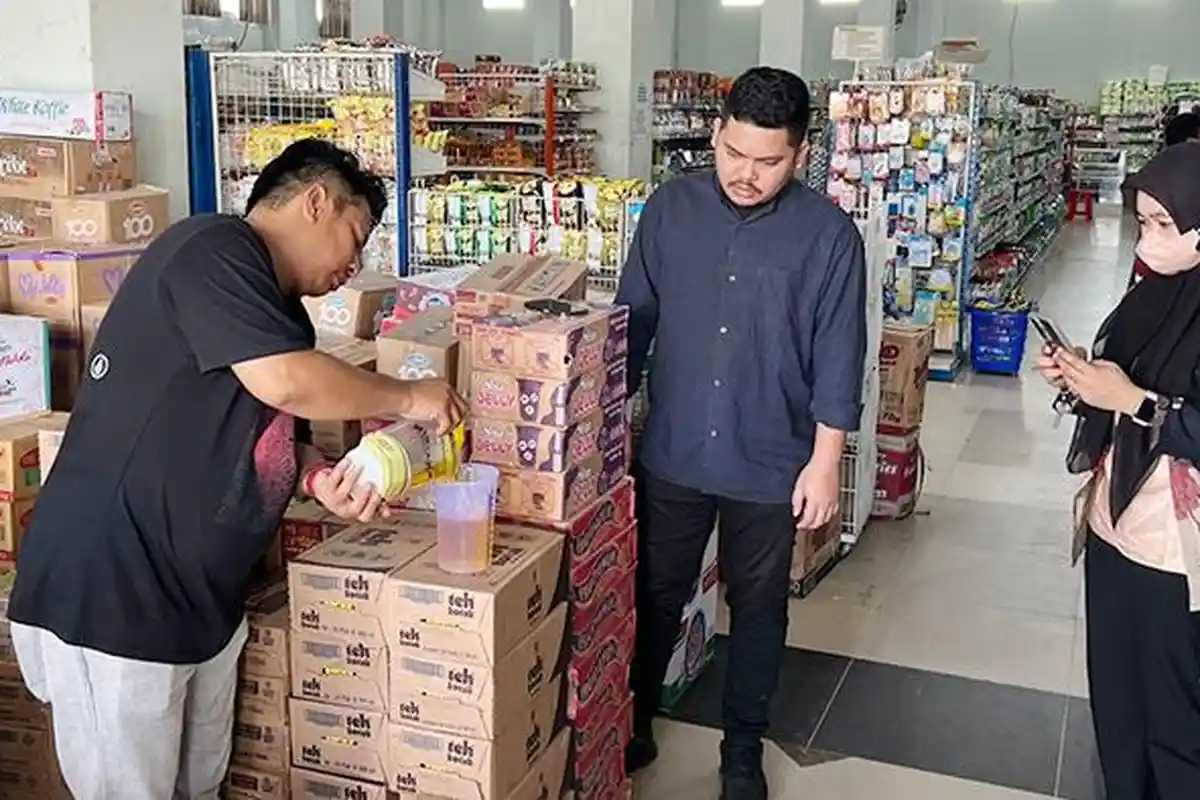 Jelang Idulfitri 1446 H, Polres dan Disperindagkop Sorong Selatan Sidak Minyakita ke Toko-toko