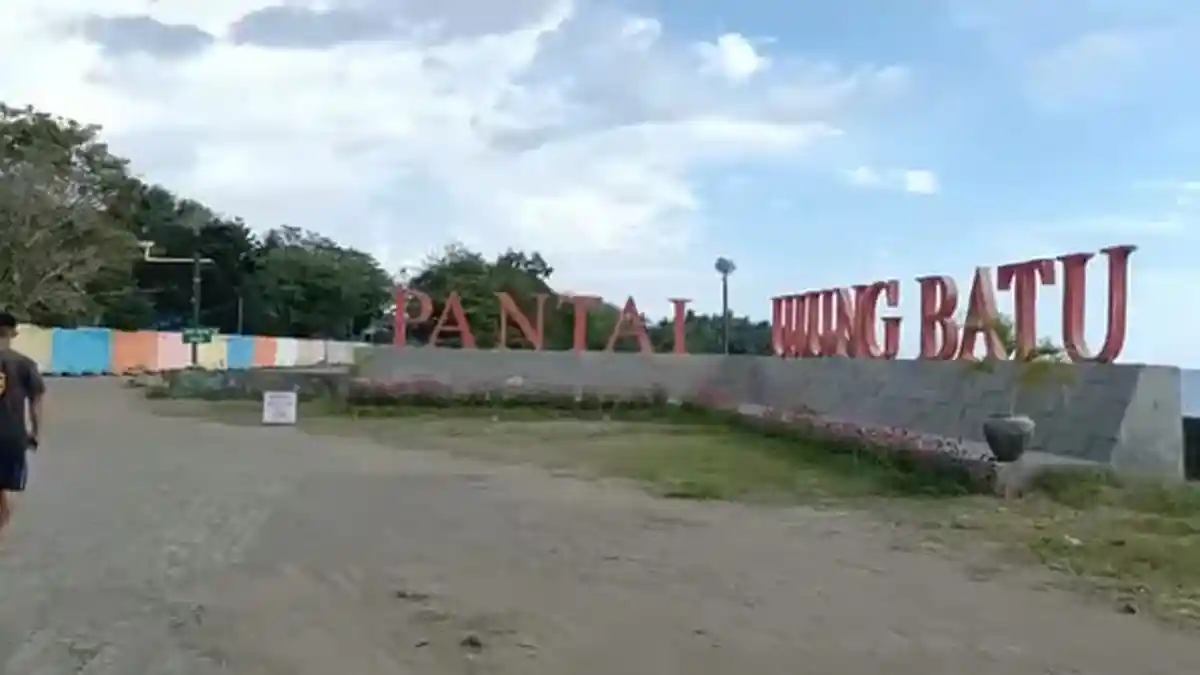 Pantai Ujung Batu Barru Jadi Tempat Ngabuburit Baru untuk Keluarga dan Kerabat