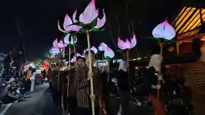 Peserta-Pawai-Lentera-baru-berjalan-dari-start-di-Jl-Sultan-Agung-Kota-Blitar-Minggu-3152026.jpg