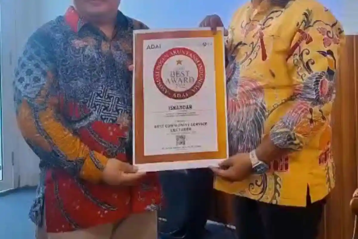 Dekan IAIN SAS Babel Iskandar Raih 2 Penghargaan ADAI Awards 2025