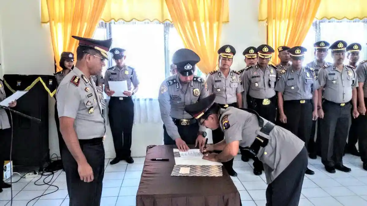 SELAMAT Bertugas Pejabat Baru! Kapolres Humbahas Pimpin Sertijab Kapolsek