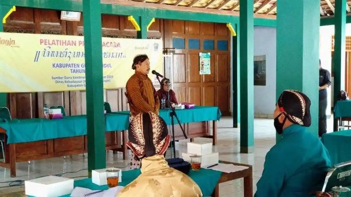 Apa Kang Diarani Pranatacara? Kunci Jawaban Bahasa Jawa Kelas 9 Halaman ...