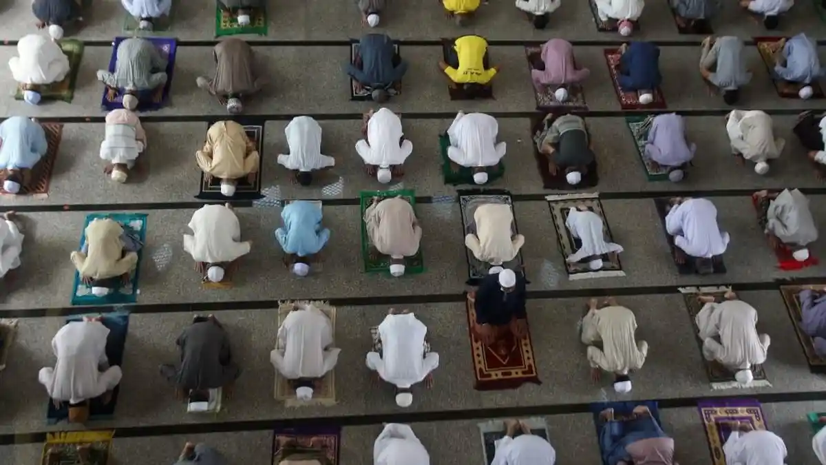 Doa Sujud Syukur Lengkap Tata Cara Pelaksanaannya