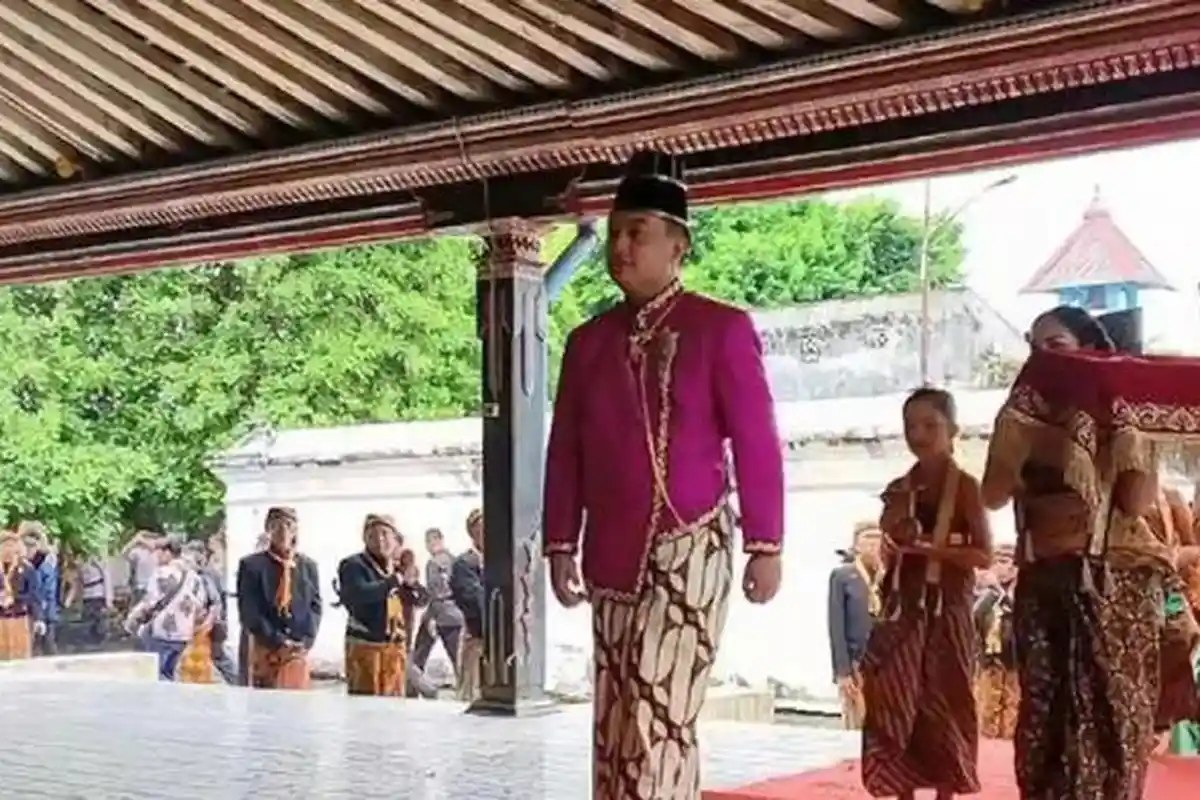 Apa Itu Jumenengan? Prosesi Adat di Keraton Solo, Sambut Raja Baru Pakubuwono XIV Hamangkunegoro!