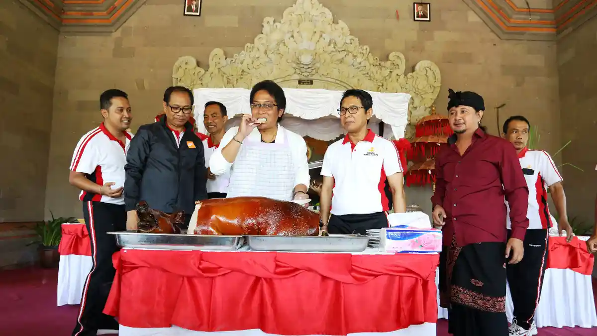 Kata Bupati Giri Prasta Babi Bali Lebih Gurih, Kampanyekan Daging Babi Aman Dikonsumsi