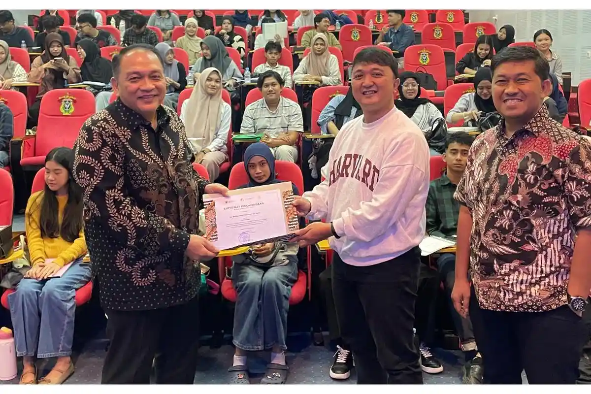 Kuliah Tamu Unhas: Pakar Hukum UI Ulas Model Pemerintahan Multi-Level Uni Eropa