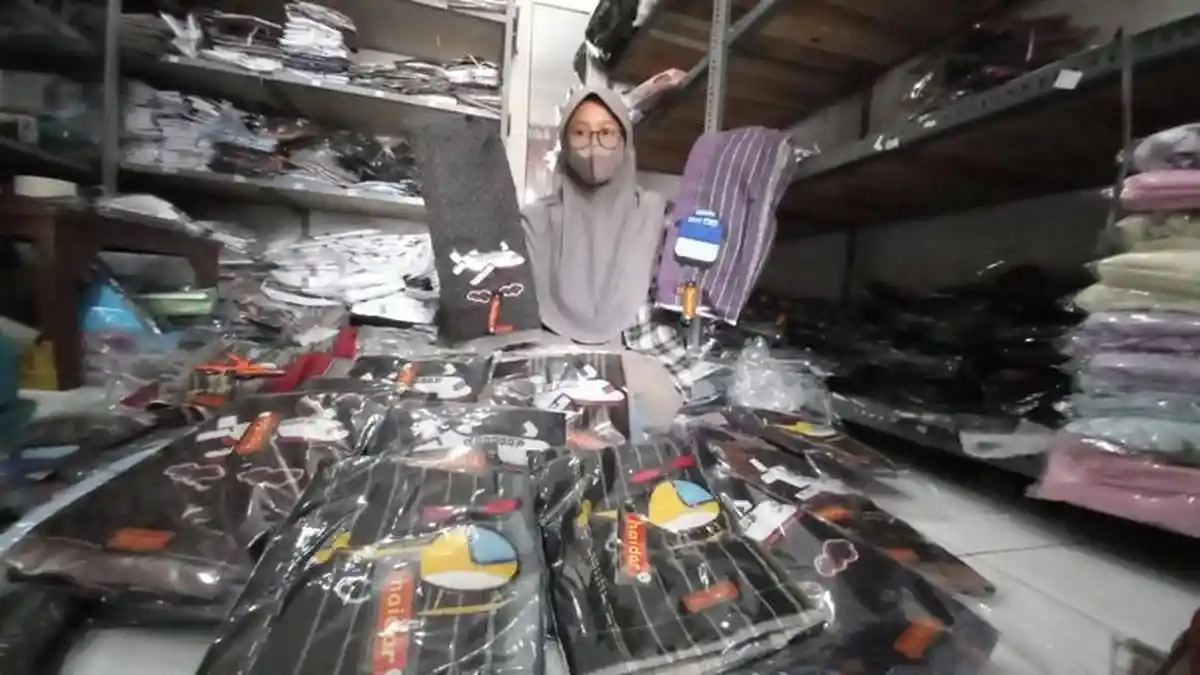 Bisnis Sarung Mini Instan untuk Anak Laris Manis Sejak Tiga Bulan Sebelum Ramadan