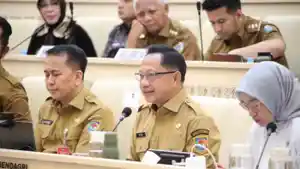 Mendagri-Tito-saat-Rapat-Kerja-Komisi-II-DPR-RI.jpg