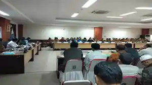 pertemuan-kpk-dan-pejabat-daerah-se-kepri-serta-dprd-kepri.jpg