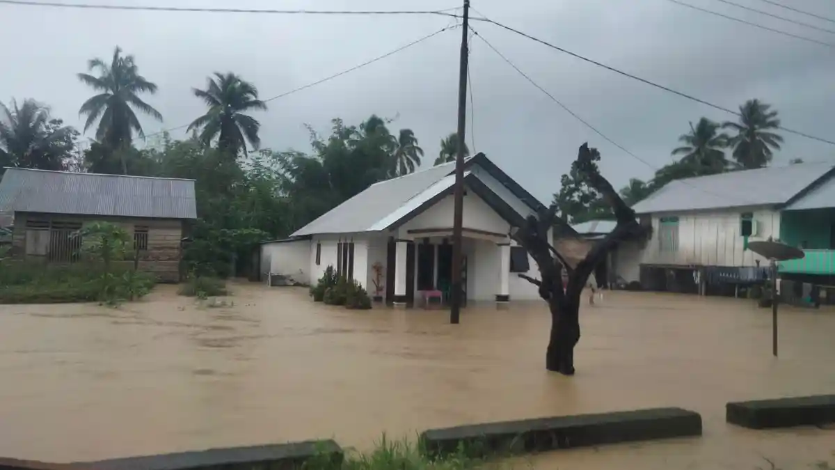 6 Jam Terendam Banjir, Warga Dusun Simalouw-Malteng Kesulitan Peroleh Makan Siang