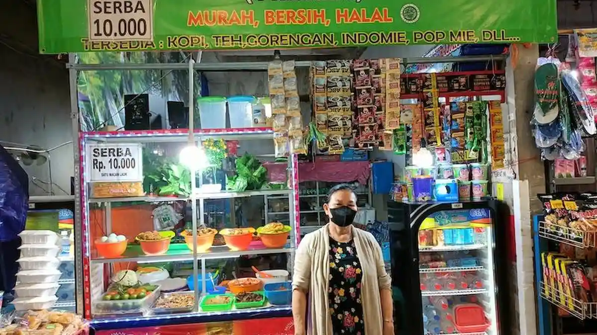 Pedagang Terminal Pulo Gebang Mengeluh Sepi Pembeli: Makanan jadi Basi