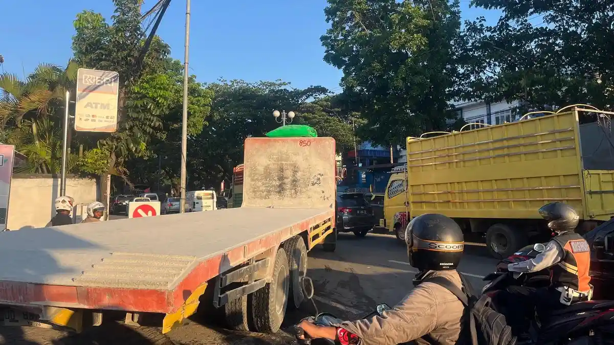 Over Tonase Penyebab Truk Sering Mogok di Poros Maros-Makassar